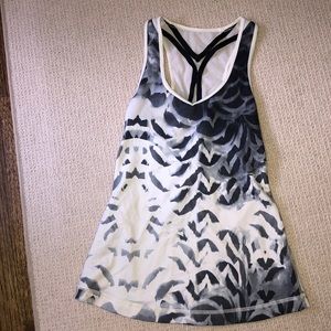 Lululemon tank